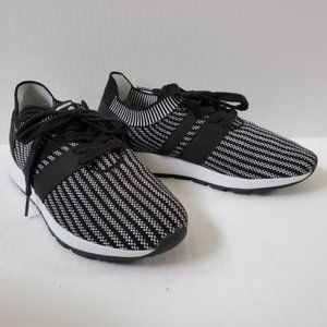 GapFit Knit Sneaker